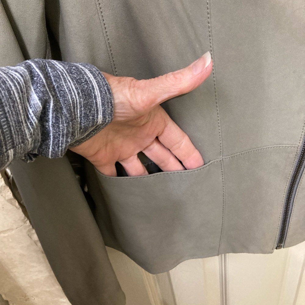 VINCE Women’s Scuba Leather Jacket-Small - Picture 4 of 9